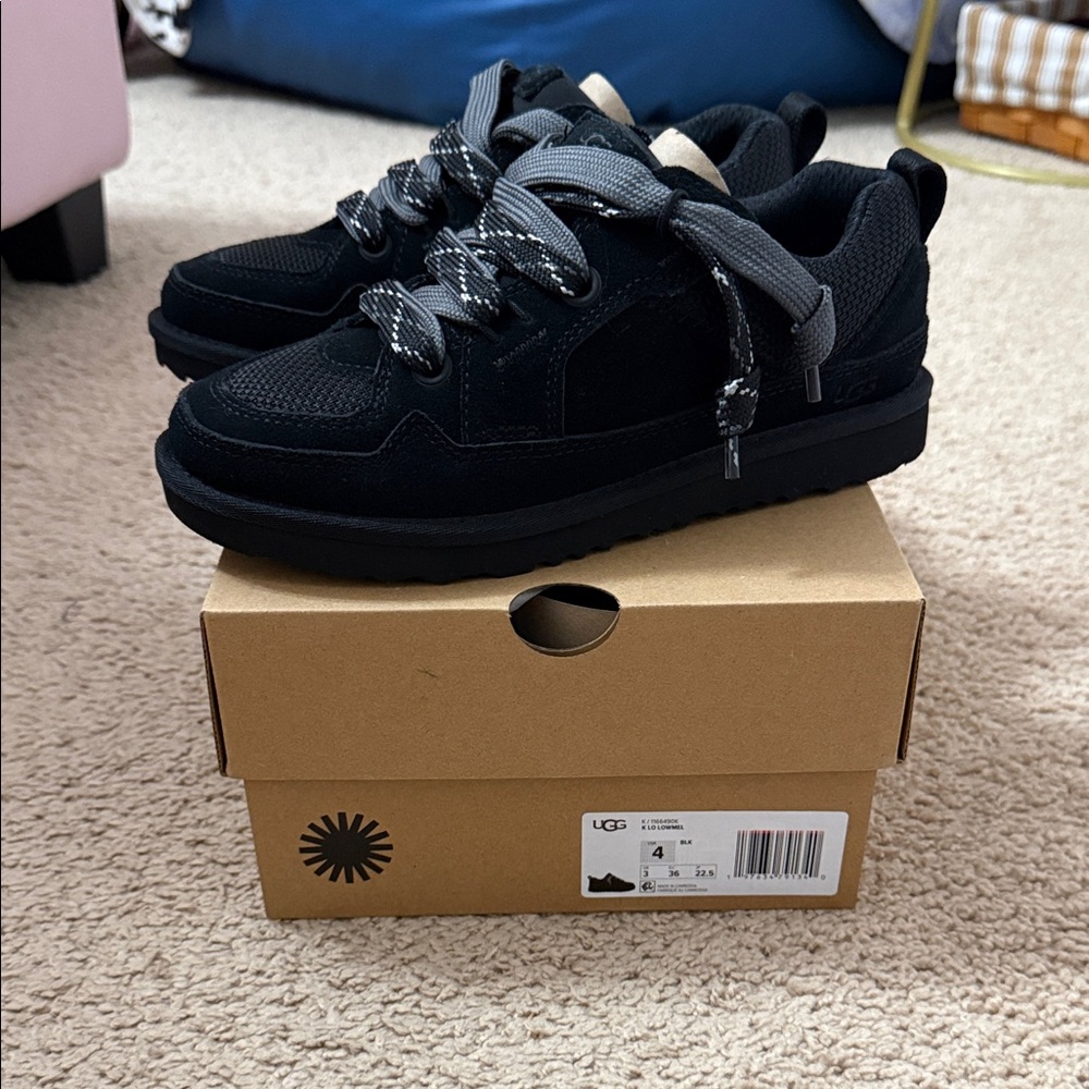 UGG Kids Sneakers in Black with Gray Laces